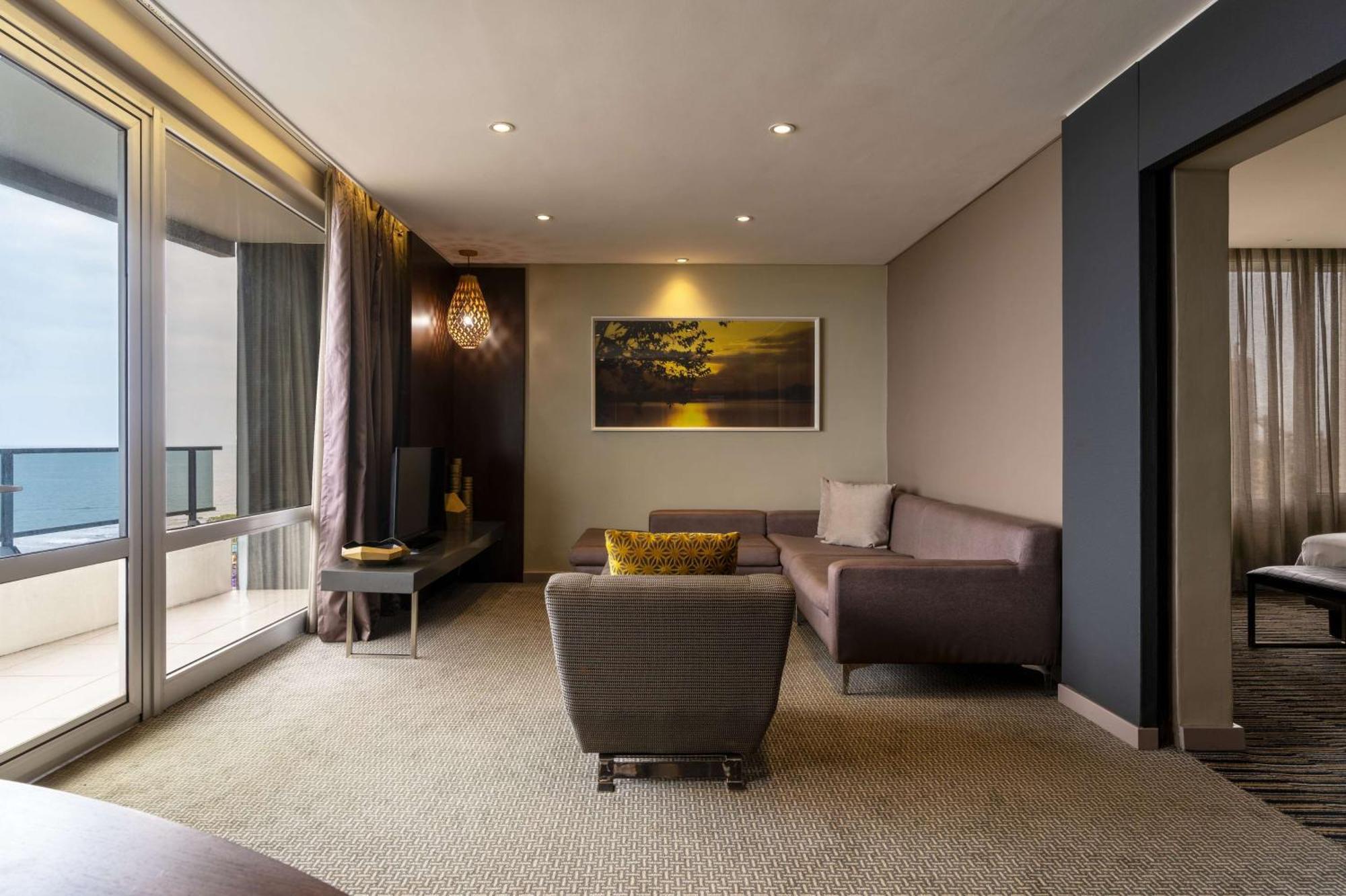 Radisson Blu Okoume Palace Hotel, Libreville Ngoại thất bức ảnh