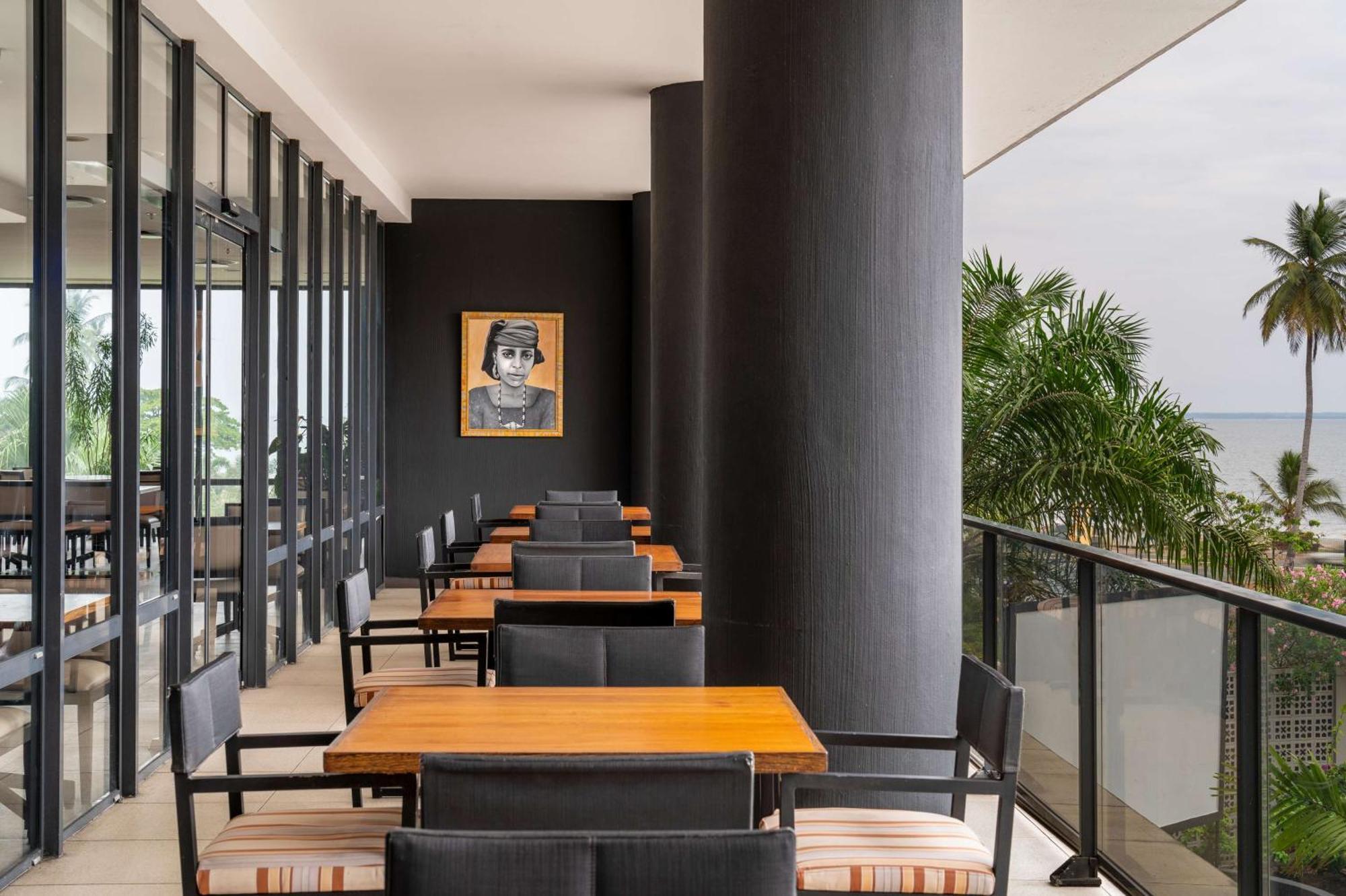 Radisson Blu Okoume Palace Hotel, Libreville Ngoại thất bức ảnh