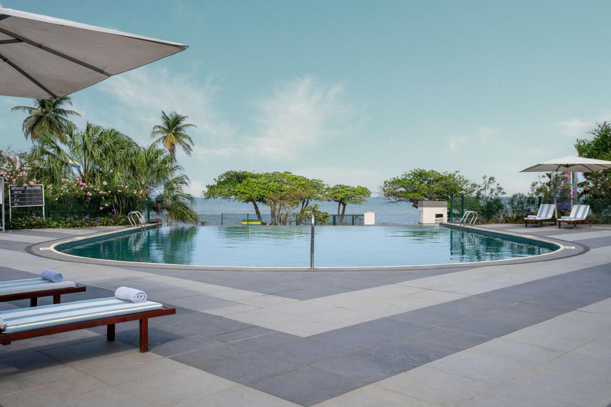 Radisson Blu Okoume Palace Hotel, Libreville Ngoại thất bức ảnh